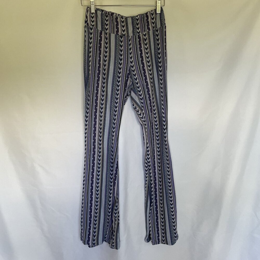 No‎ Boundaries junior size medium flare leg comfortable pants geometric purple